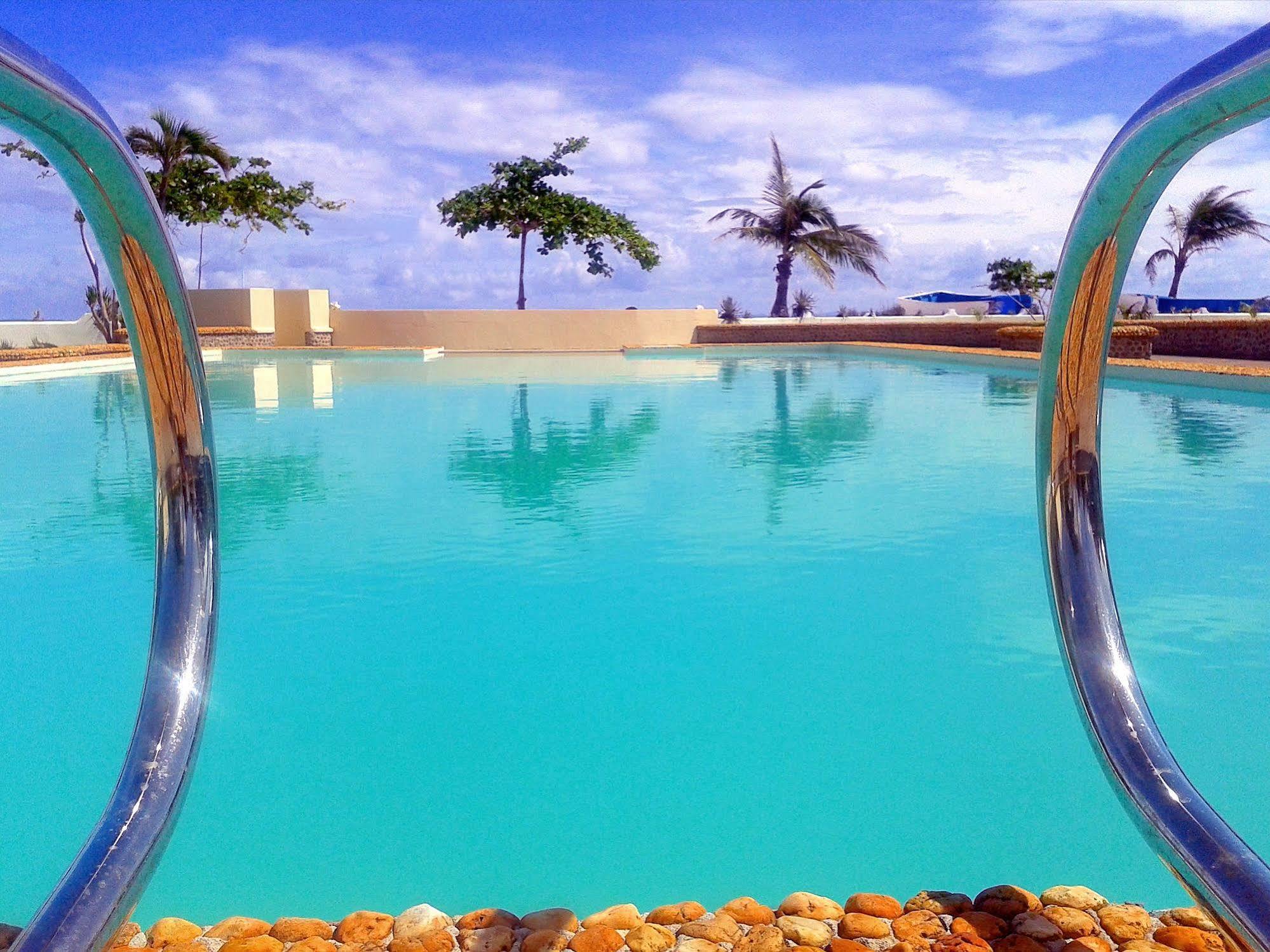 Thresher Cove Dive Resort เกาะมาลาปัสกัว ภายนอก รูปภาพ